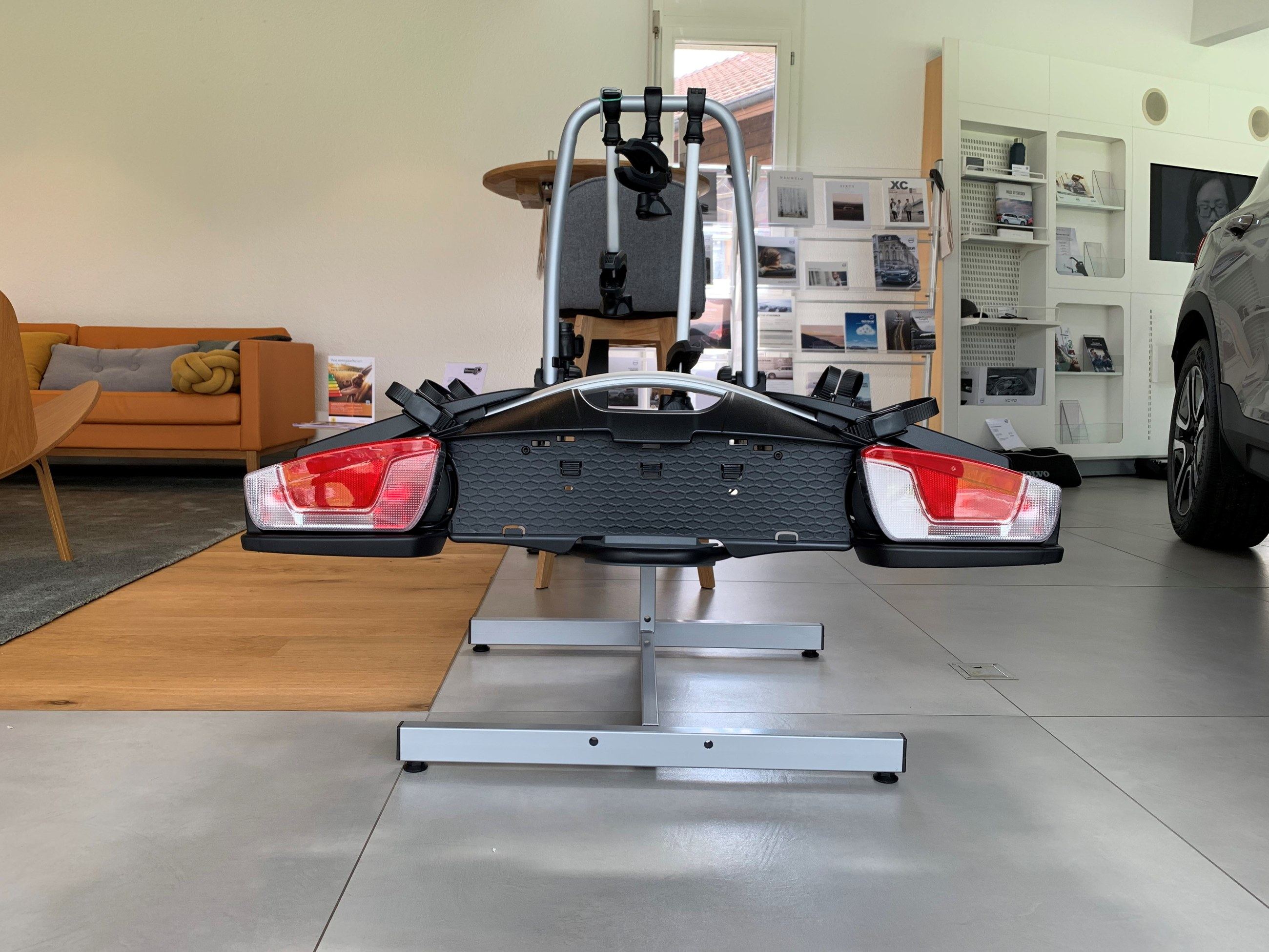Ein Fahrradträger im Showroom der Garage Zimmermann