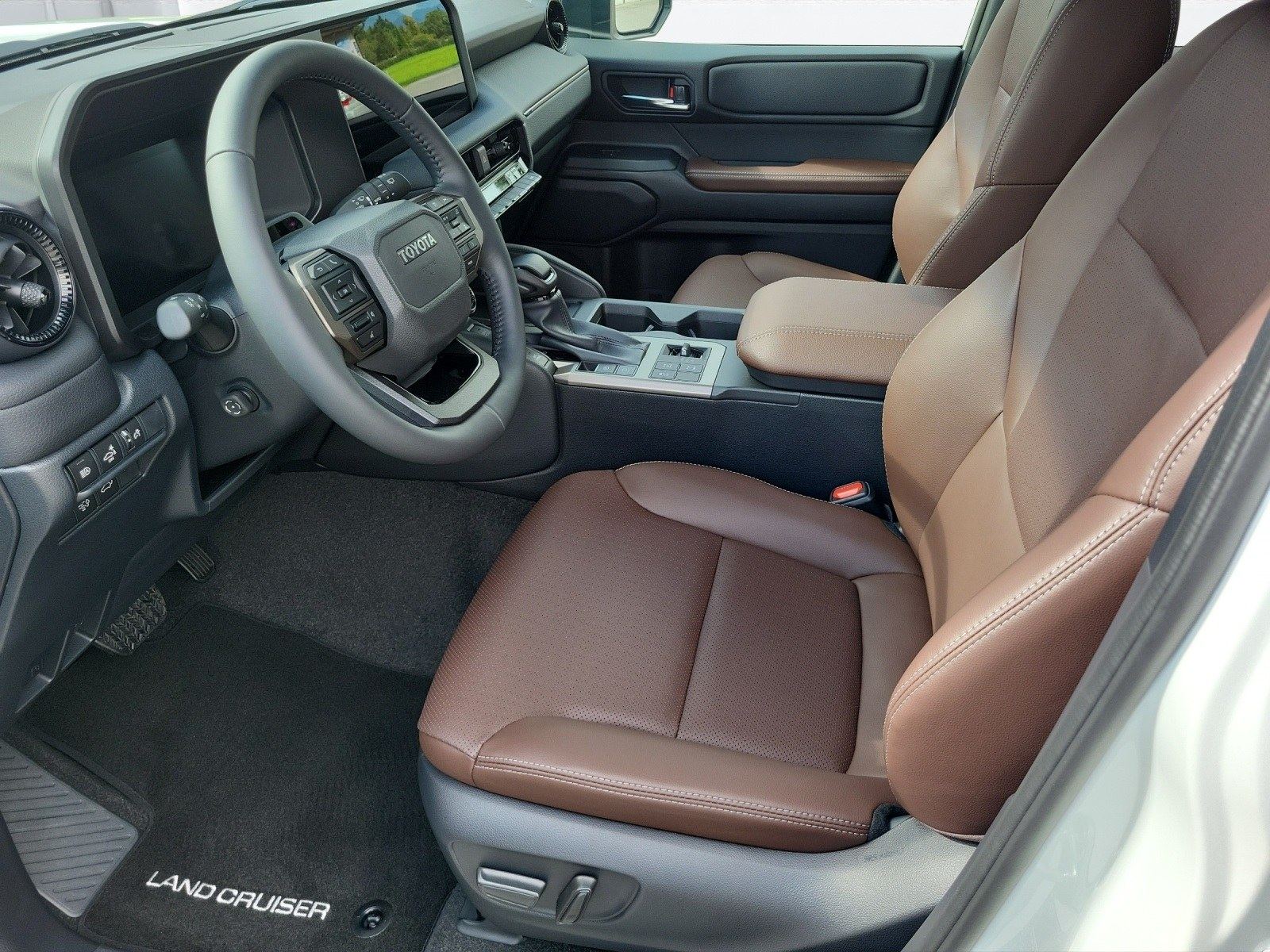 Cockpit des neuen Toyota Land Cruiser