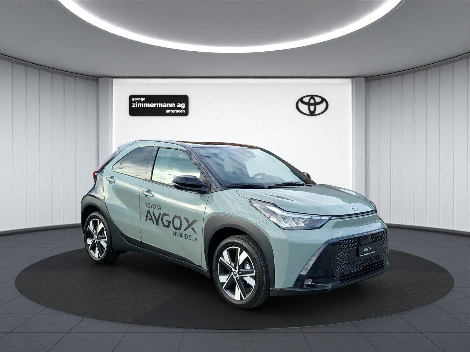 Toyota Aygo X im Showroom-Studio der Garage Zimmermann